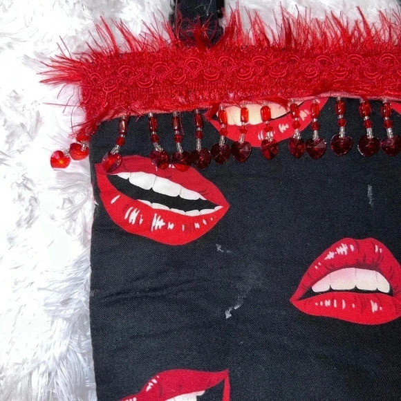 Lips Kissy Face Mouth Y2K Mini Tote/Purse 90s Fringe Rhinestone & Feather Detail - Picture 2 of 5